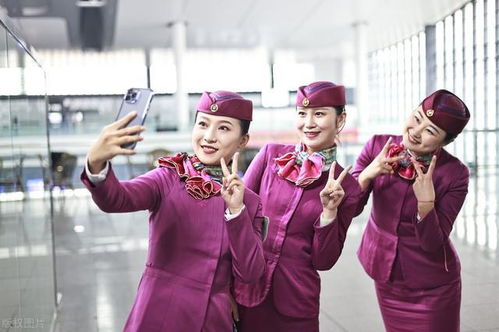 專業(yè)服務(wù)十年如一日 90后女列車長(zhǎng)的重慶禮儀值乘風(fēng)采