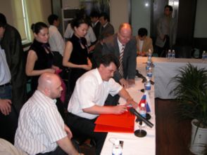 打望重慶最美醫(yī)生護士禮儀隊 白衣天使的優(yōu)雅風采與專業(yè)擔當