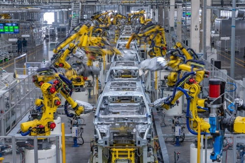 在山城重慶，看“中國(guó)速度” 30秒下線一臺(tái)車，這個(gè)超級(jí)工廠有點(diǎn)酷