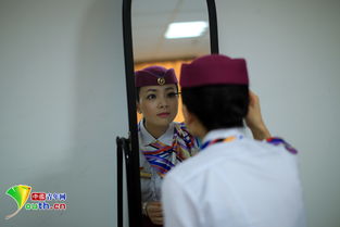 重慶禮儀訓(xùn)練實(shí)拍 美女動(dòng)花演繹鞠躬三角度，盡顯東方儀態(tài)之美